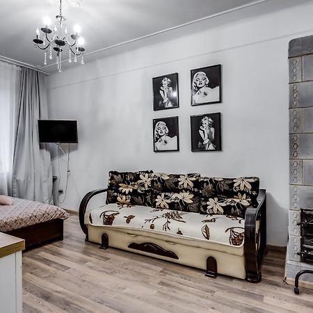 Apartment Near Circus Λβιβ Εξωτερικό φωτογραφία
