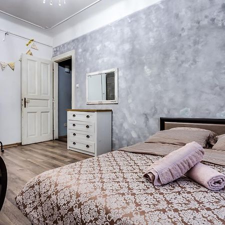 Apartment Near Circus Λβιβ Εξωτερικό φωτογραφία
