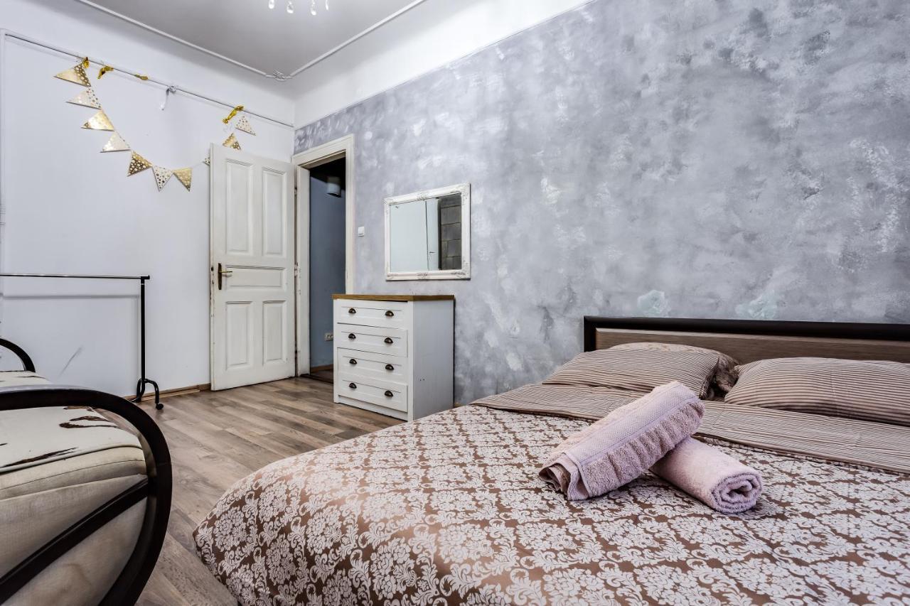 Apartment Near Circus Λβιβ Εξωτερικό φωτογραφία