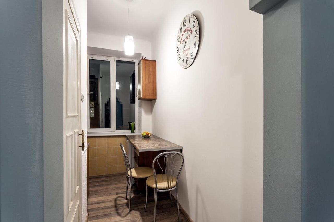 Apartment Near Circus Λβιβ Εξωτερικό φωτογραφία